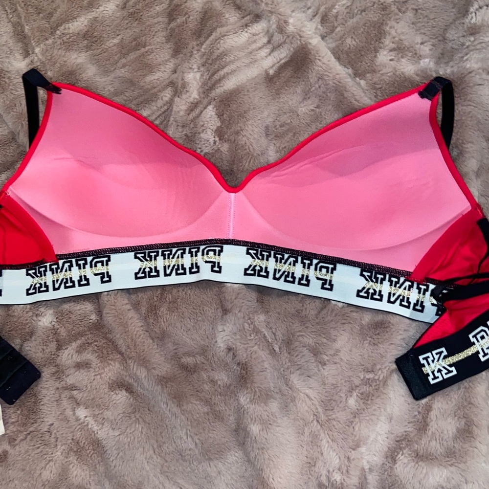 Red Bra - Picture 3 of 4